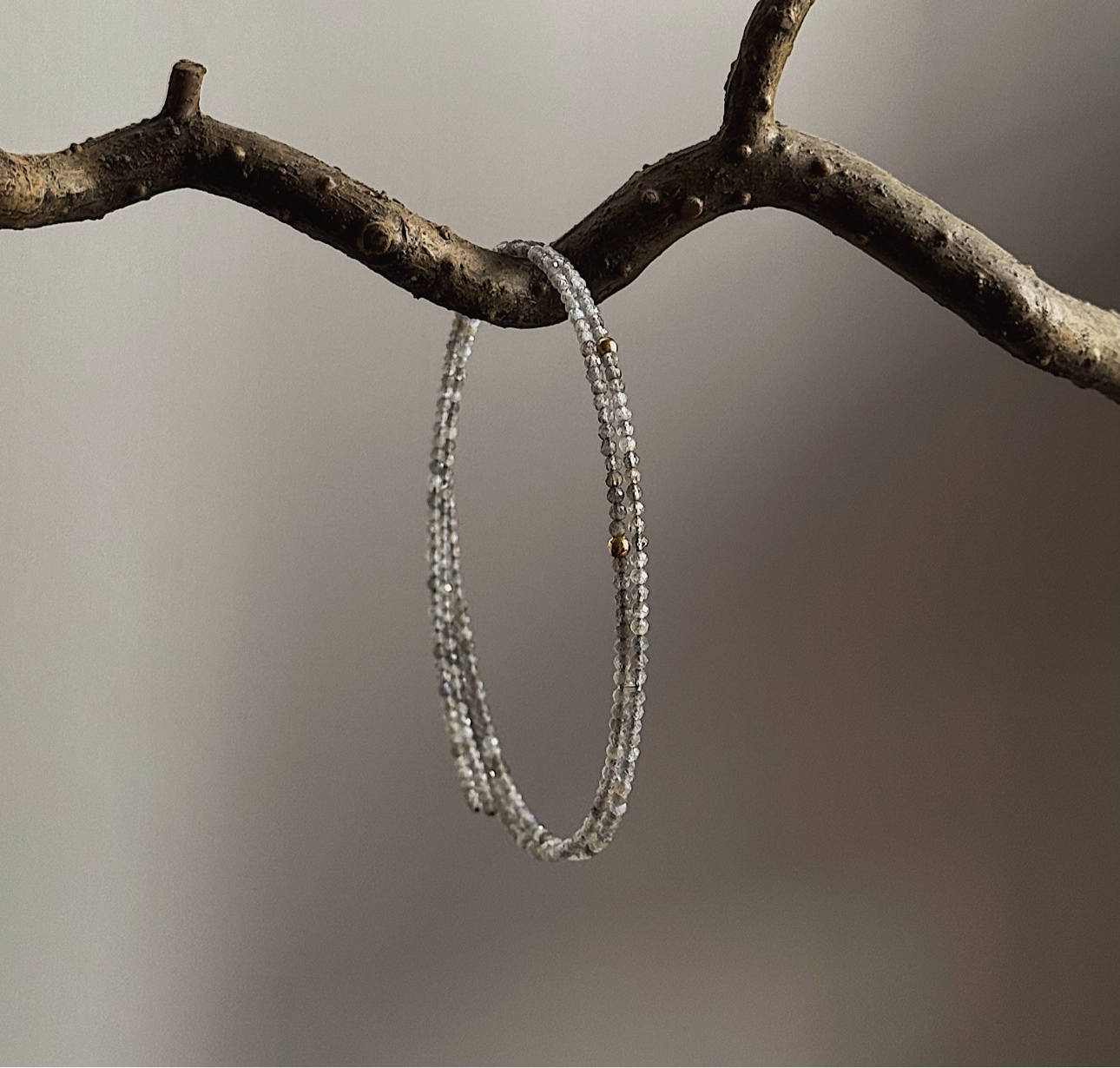 Bangle con Labradorite e oro 18k